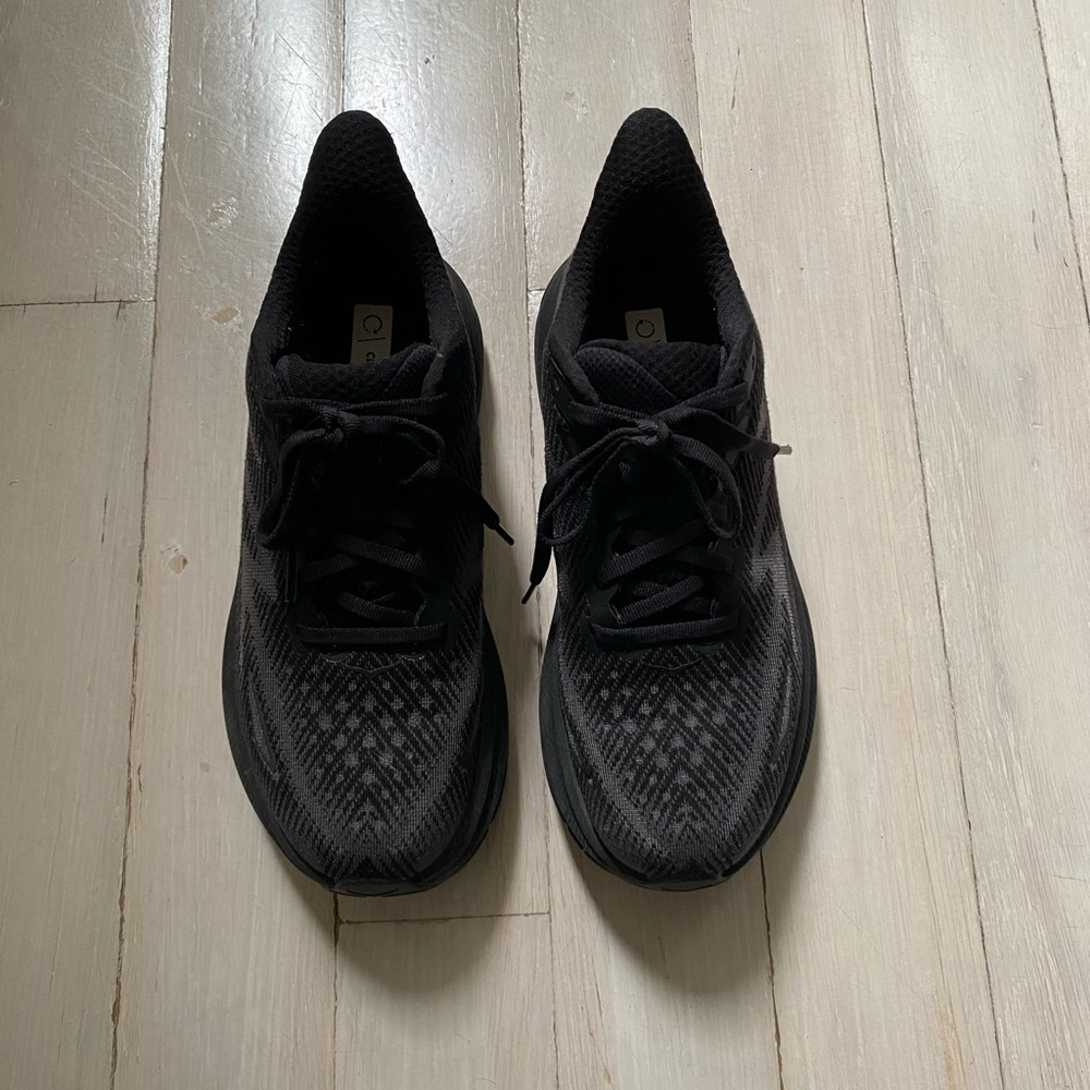 HOKA Clifton 9